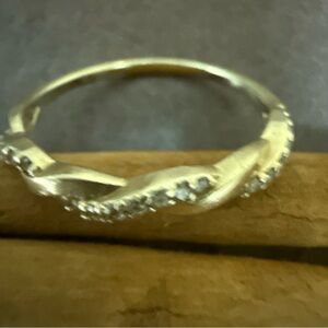 Gold Twisted Band Ring with Crystal Accents